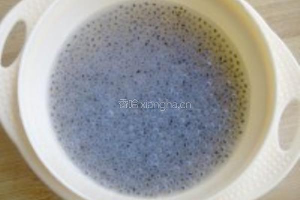 桃胶圆子羹的做法图解2