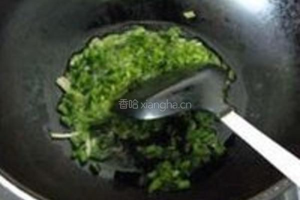 雪菜炒墨鱼的做法图解6