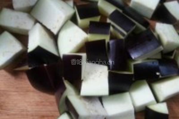 小海鱼干炒茄子的做法图解2