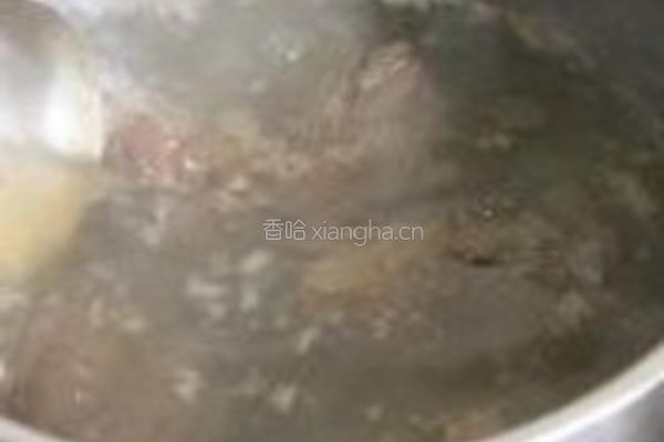 鲜菇猪红汤的做法图解2