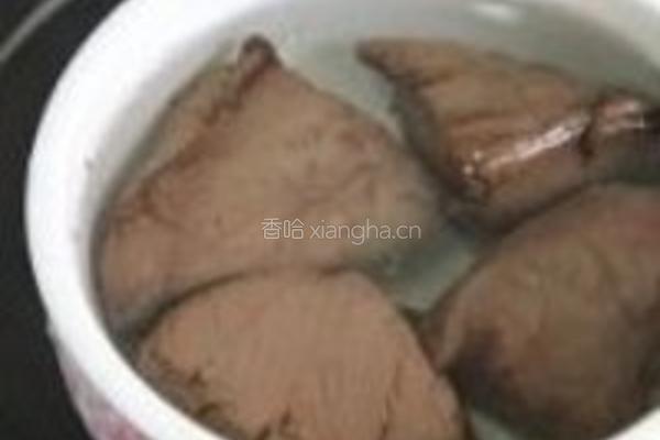 鲜菇猪红汤的做法图解3