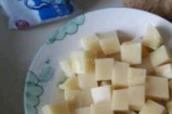 剁椒米豆腐的做法图解1