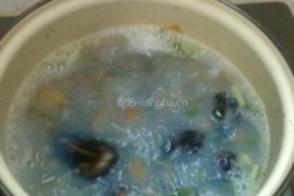 清淡汤葱香淡菜的做法图解4