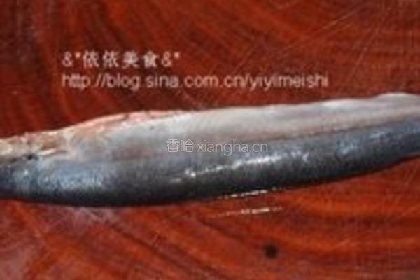 煎封秋刀鱼的做法图解1