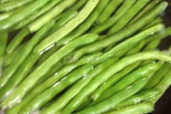 腊肉四季豆的做法图解2