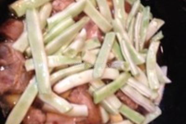 土豆芸豆炖排骨的做法图解6