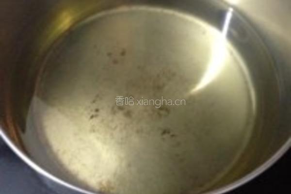 炸小鳕鱼的做法图解2