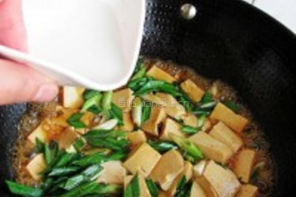 蒜苗烧豆腐的做法图解8