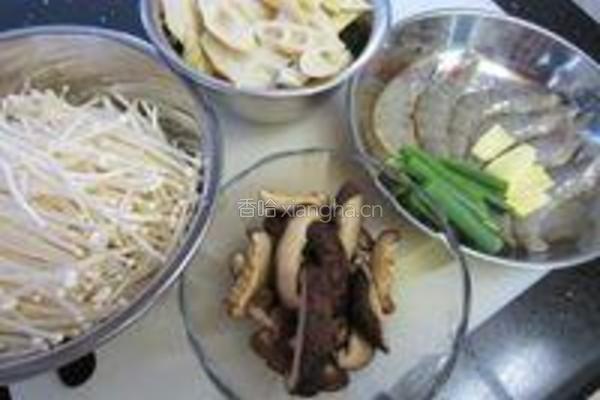 竹笋双菇烧大虾的做法图解1