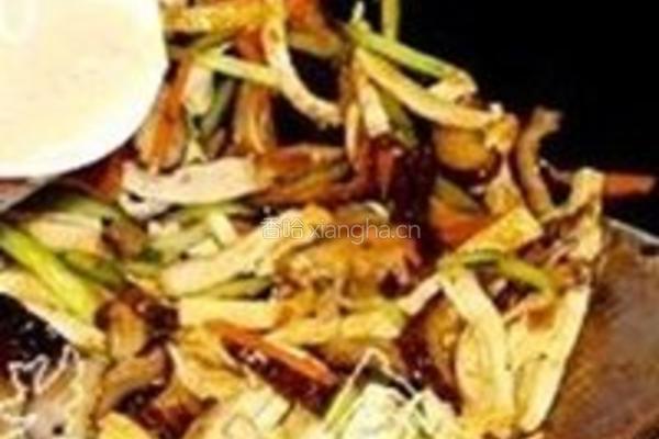 冬菇炒豆腐干的做法图解10