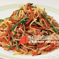 韭菜花竹笋炒肉丝的做法[图]