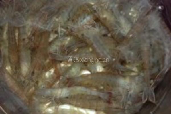 夏日盐水基围虾的做法图解1