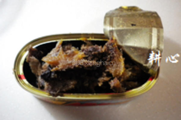 豉汁鲮鱼炒豆角的做法图解2