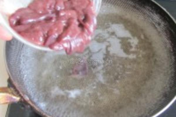 青椒爆猪肝的做法图解5