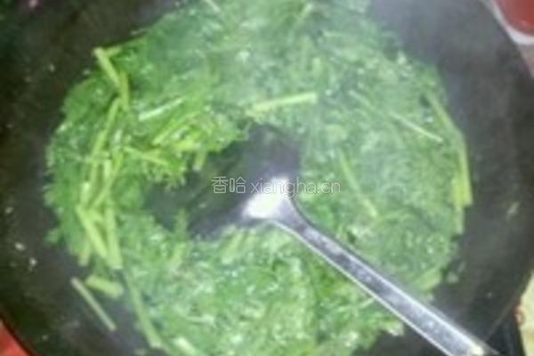 茼蒿炒肉的做法图解3