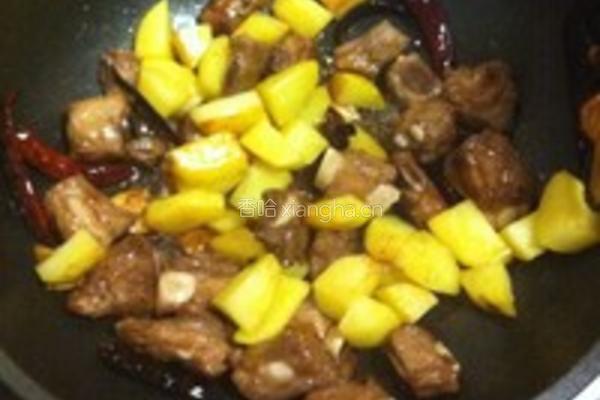 香辣土豆烧排骨的做法图解9