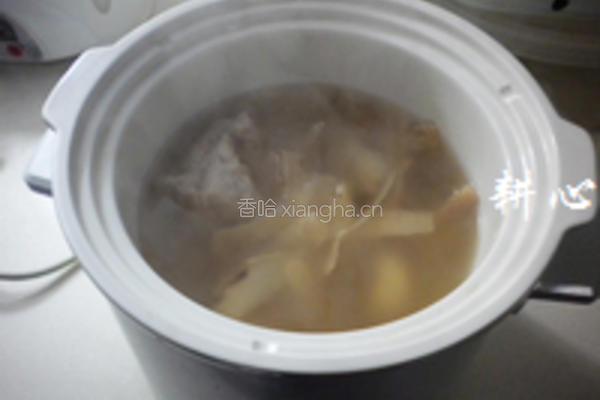 沙参玉竹马蹄煲猪展的做法图解7