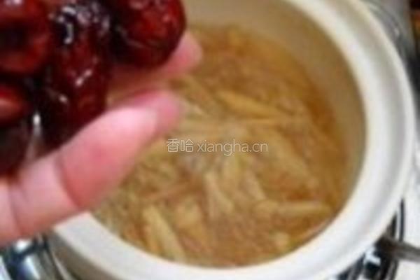 黄花菜炖鸽心的做法图解5
