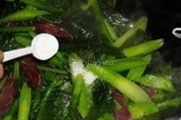 腊肠炒芥蓝的做法图解7