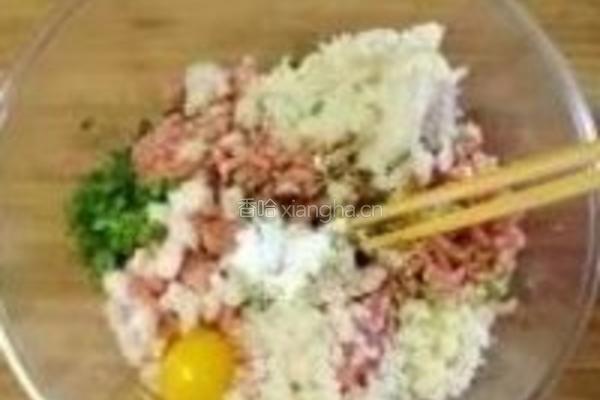 免炸蟹肉狮子头的做法图解3