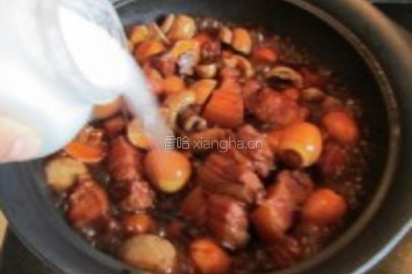 口蘑鹌鹑蛋烧肉的做法图解11