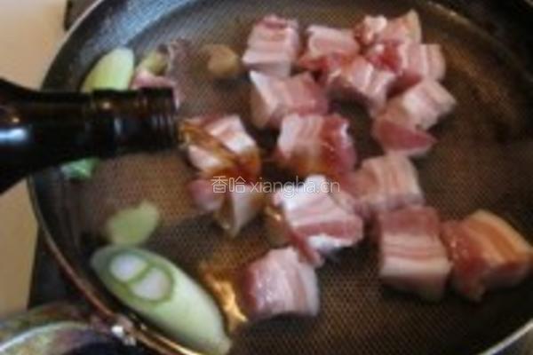 口蘑鹌鹑蛋烧肉的做法图解3