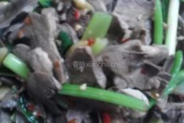芹菜炒猪心的做法图解4