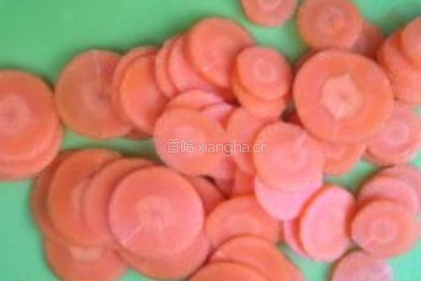 芹菜炒胡萝卜的做法图解2