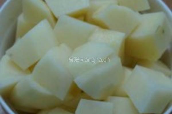 土豆烧肥肠的做法图解6