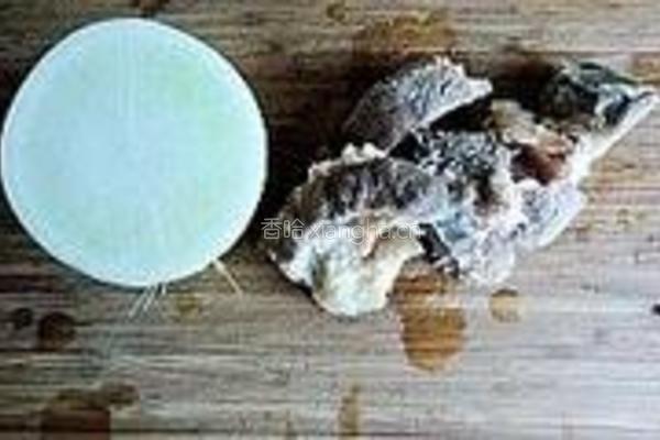 白萝卜煲牛肉的做法图解1