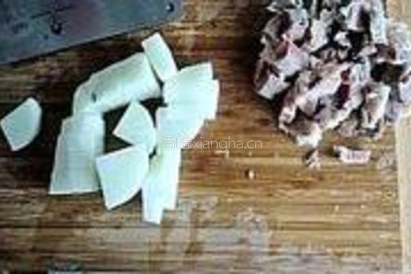 白萝卜煲牛肉的做法图解2