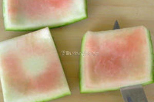 爽口瓜皮的做法图解2