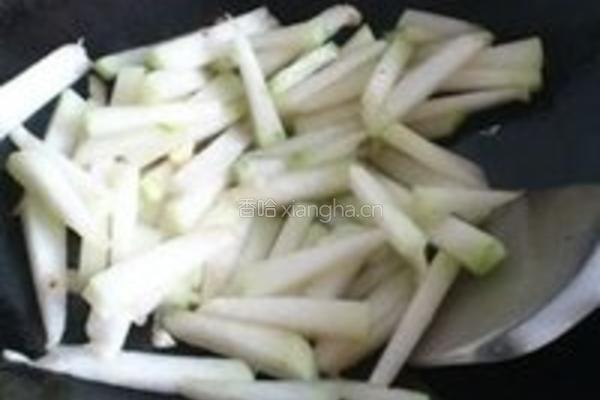 黄花菜炒冬瓜的做法图解9