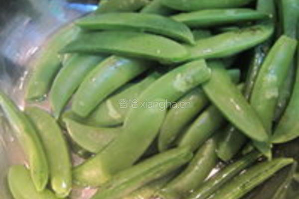 橄榄油炒甜豆的做法图解1