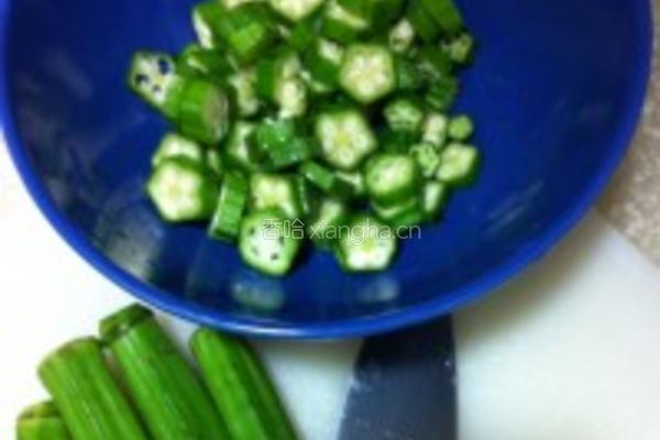 白萝卜榨菜秋葵鸡蛋饼的做法图解1