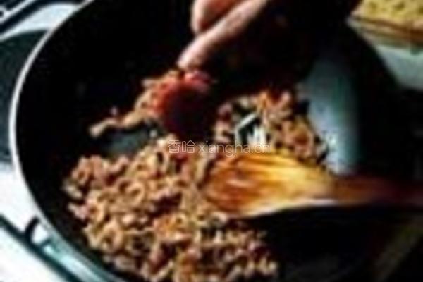 韭菜花竹笋炒肉丝的做法图解2