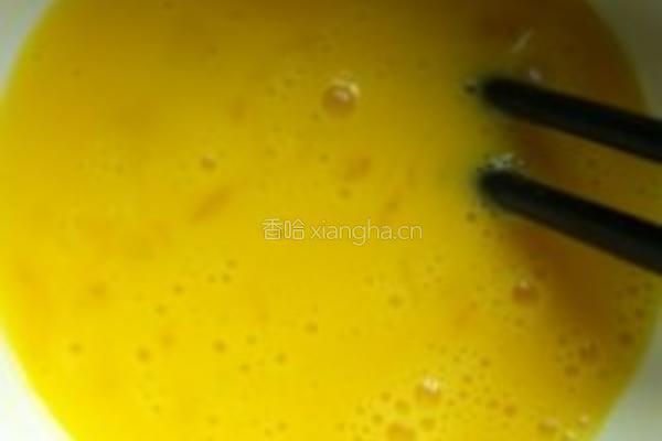 蒜苗虾皮鸡蛋羹的做法图解1