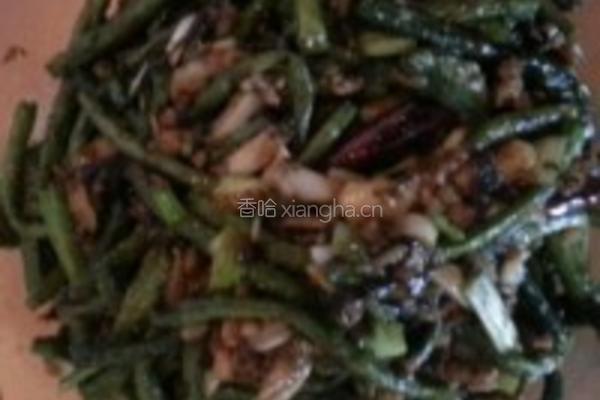橄榄菜炒长豇豆的做法图解1