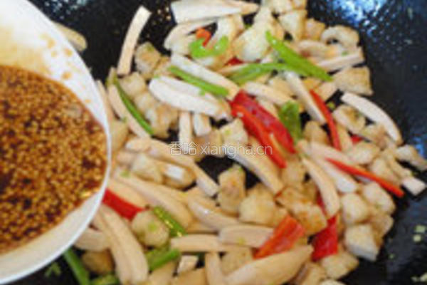 杏鲍菇爆鲈鱼的做法图解19