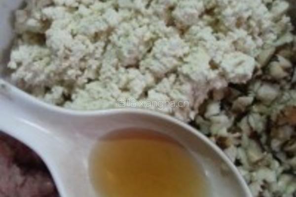 竹荪包豆腐的做法图解2