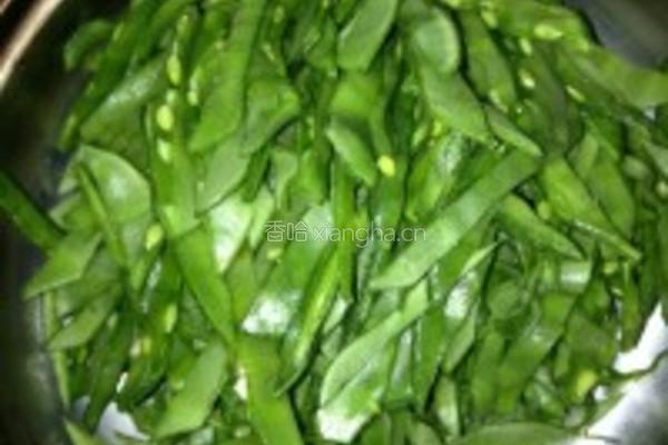 肉炒扁豆丝的做法图解2