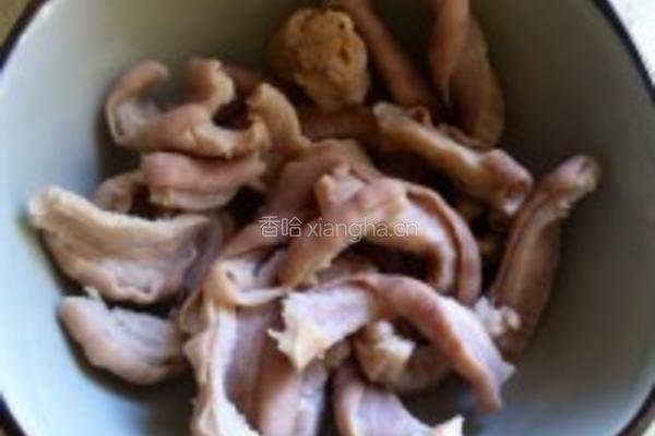 尖椒炒猪肚的做法图解1