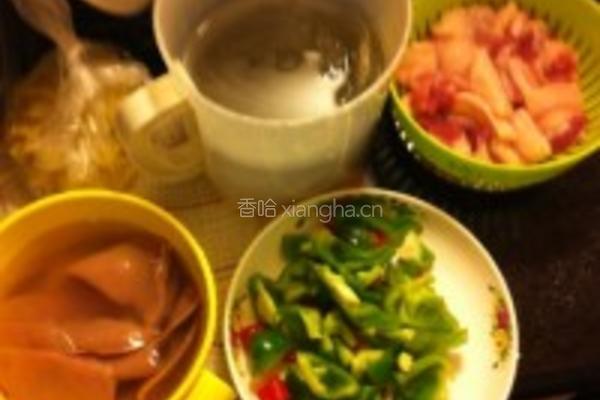 爆炒猪腰的做法图解1