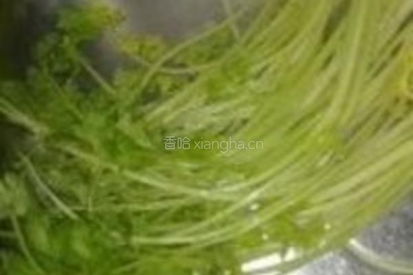 香干炒药芹的做法图解1