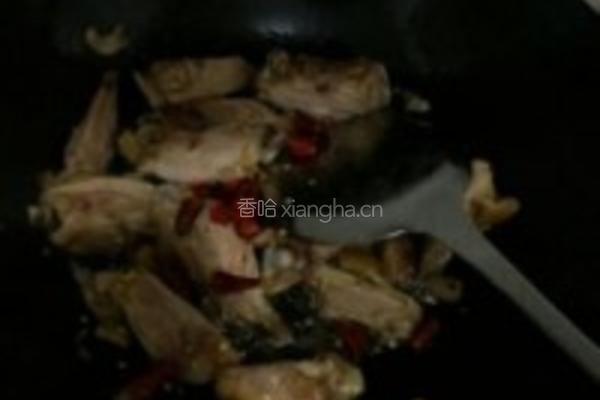 珍鲜菌鸡煲的做法图解3