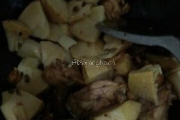 珍鲜菌鸡煲的做法图解4