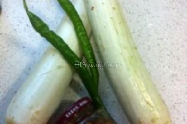 鲜香菜脯丝瓜的做法图解1