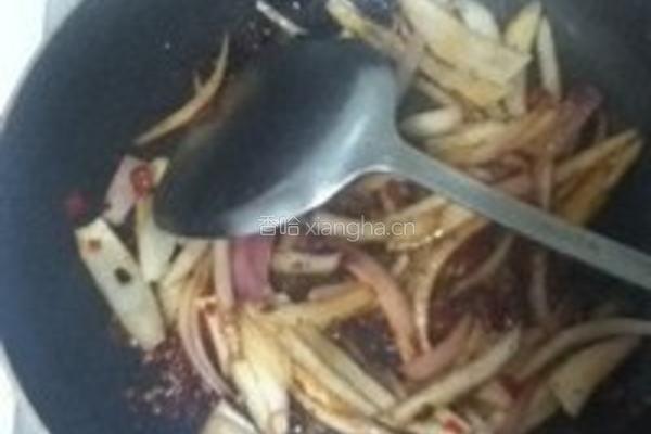 剁辣椒豆瓣酱洋葱炒鸡蛋的做法图解4