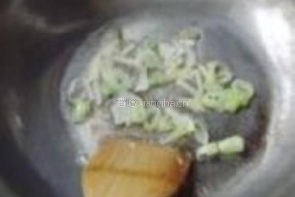 黄花菜炒鸡肉丝的做法图解9