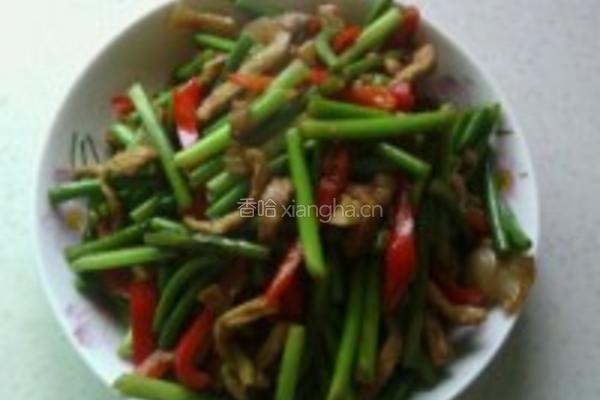 蒜苗梗炒瘦肉条的做法图解3